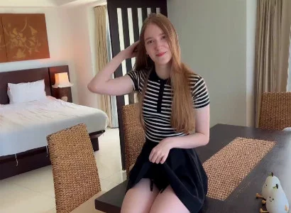 Khách nam ở homestay tán tỉnh lễ tân để chịch