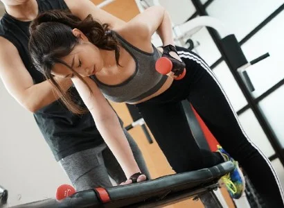 Anh PT số hưởng và người phụ nữ thiếu thốn tình dục chịch nhau đã đời